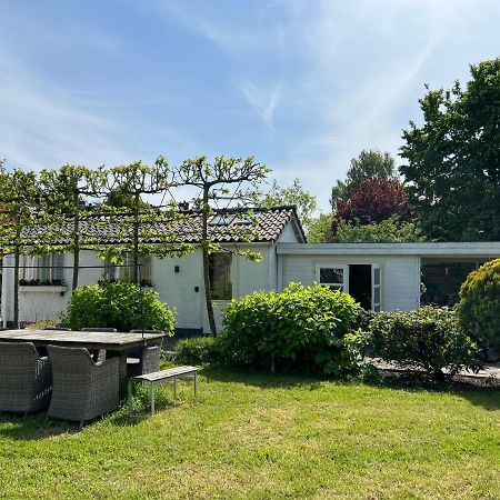 Tiny house in tuin van de statige villa Mariahof Dordrecht Buitenkant foto