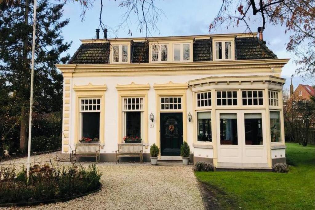 Tiny house in tuin van de statige villa Mariahof Dordrecht Buitenkant foto