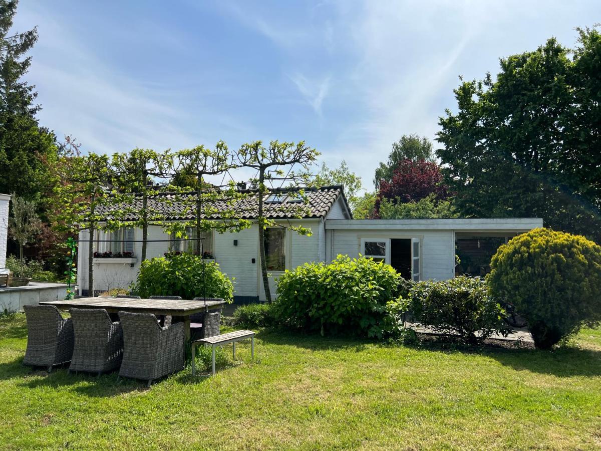 Tiny house in tuin van de statige villa Mariahof Dordrecht Buitenkant foto